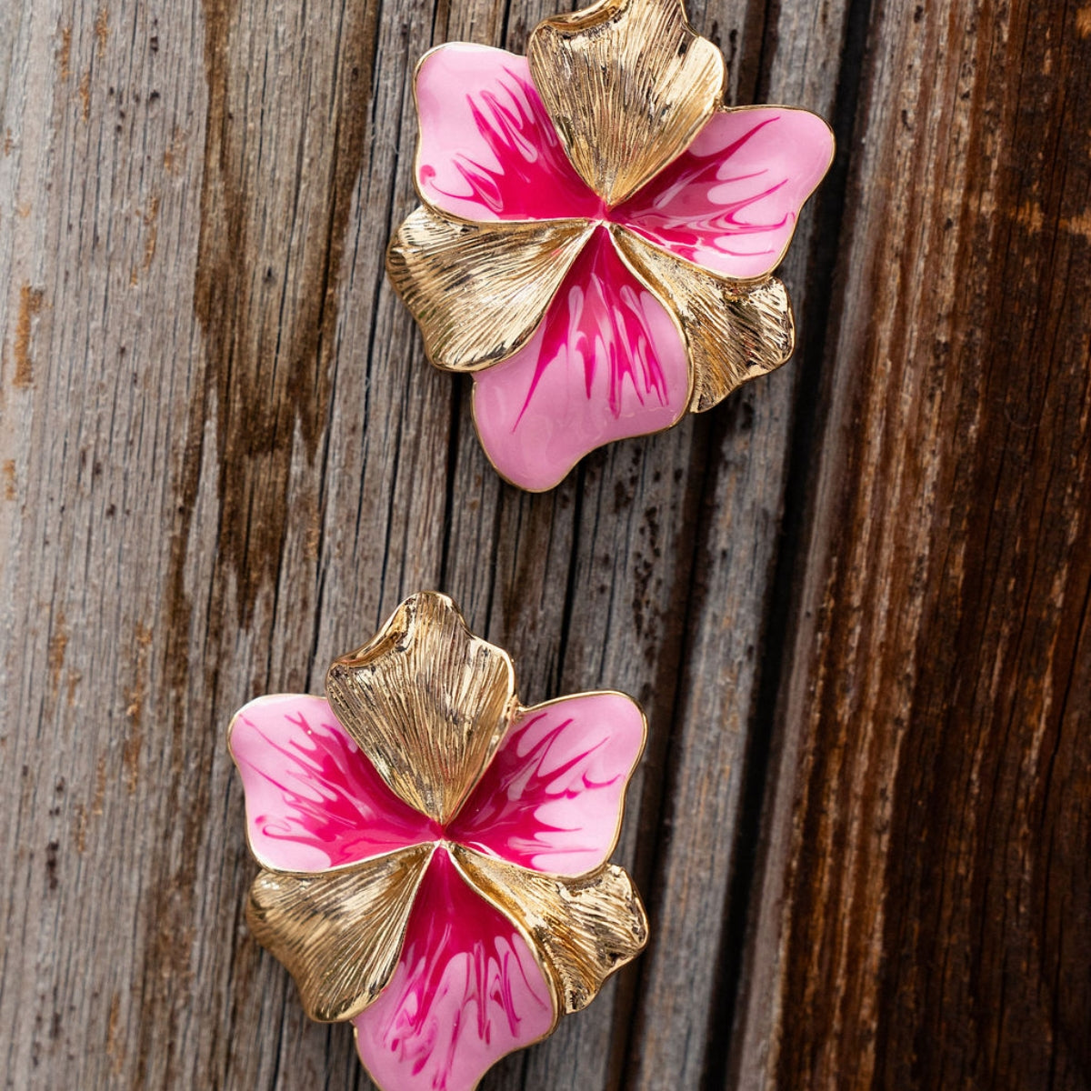 Grandes boucles d'oreilles fleur en émail