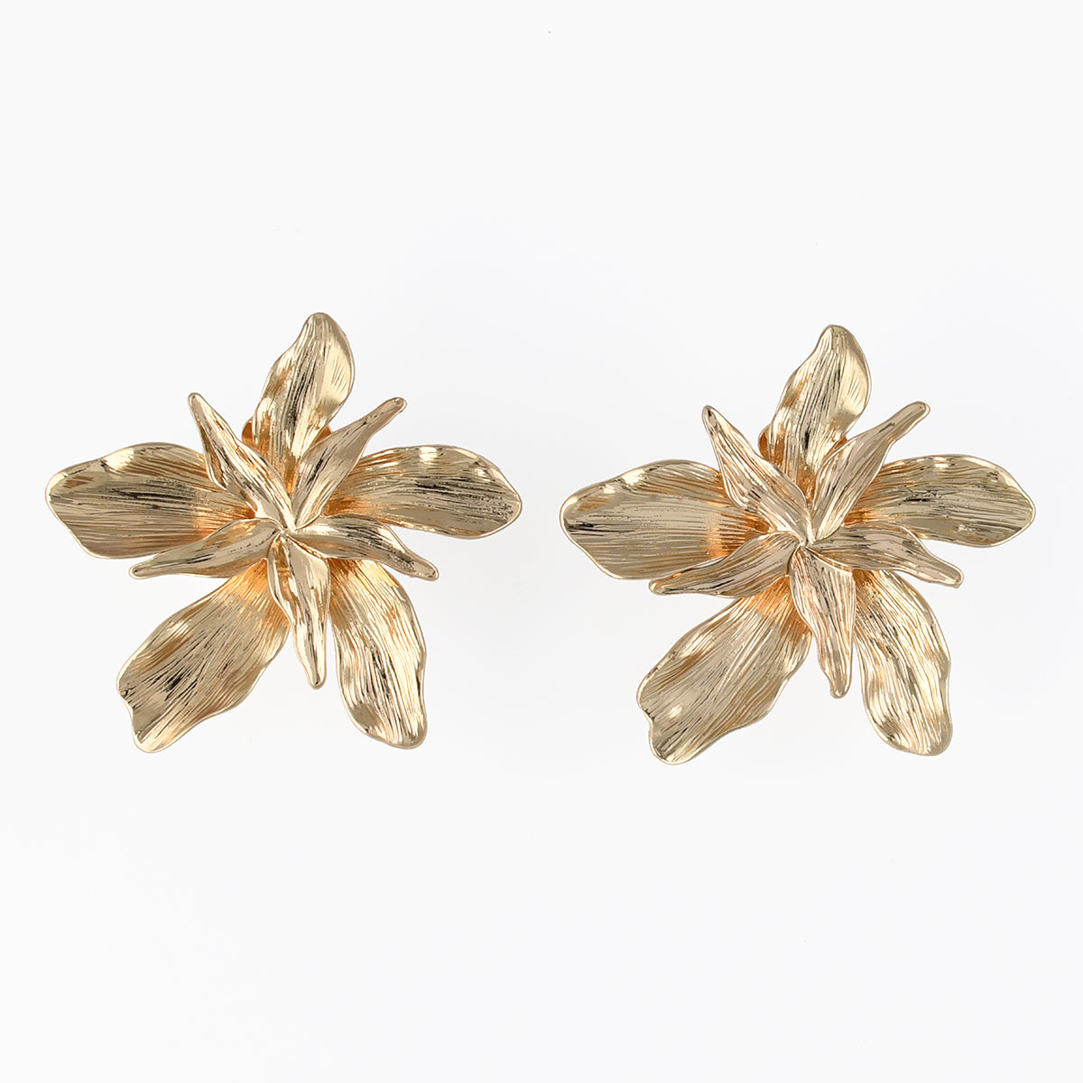 Boucles d’oreilles à clips - fleurs texturées dorées