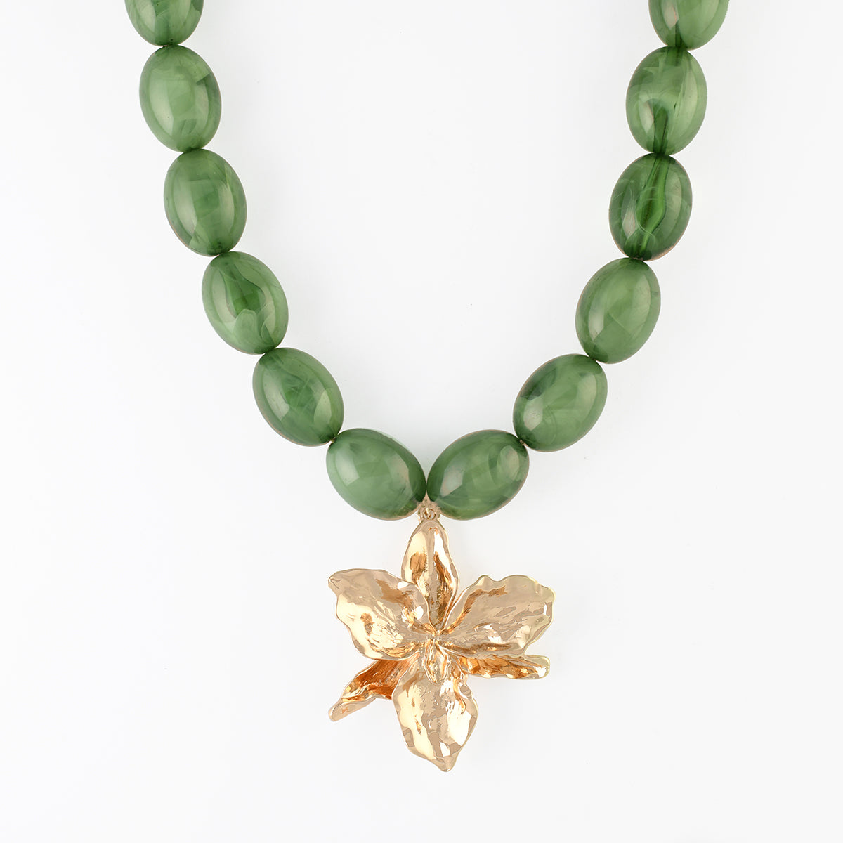 Collier perles vertes pendentif fleur