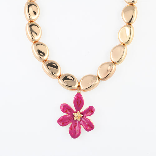 COLLIER PERLES DORÉES PENDENTIF FLEUR ROSE FUCHSIA