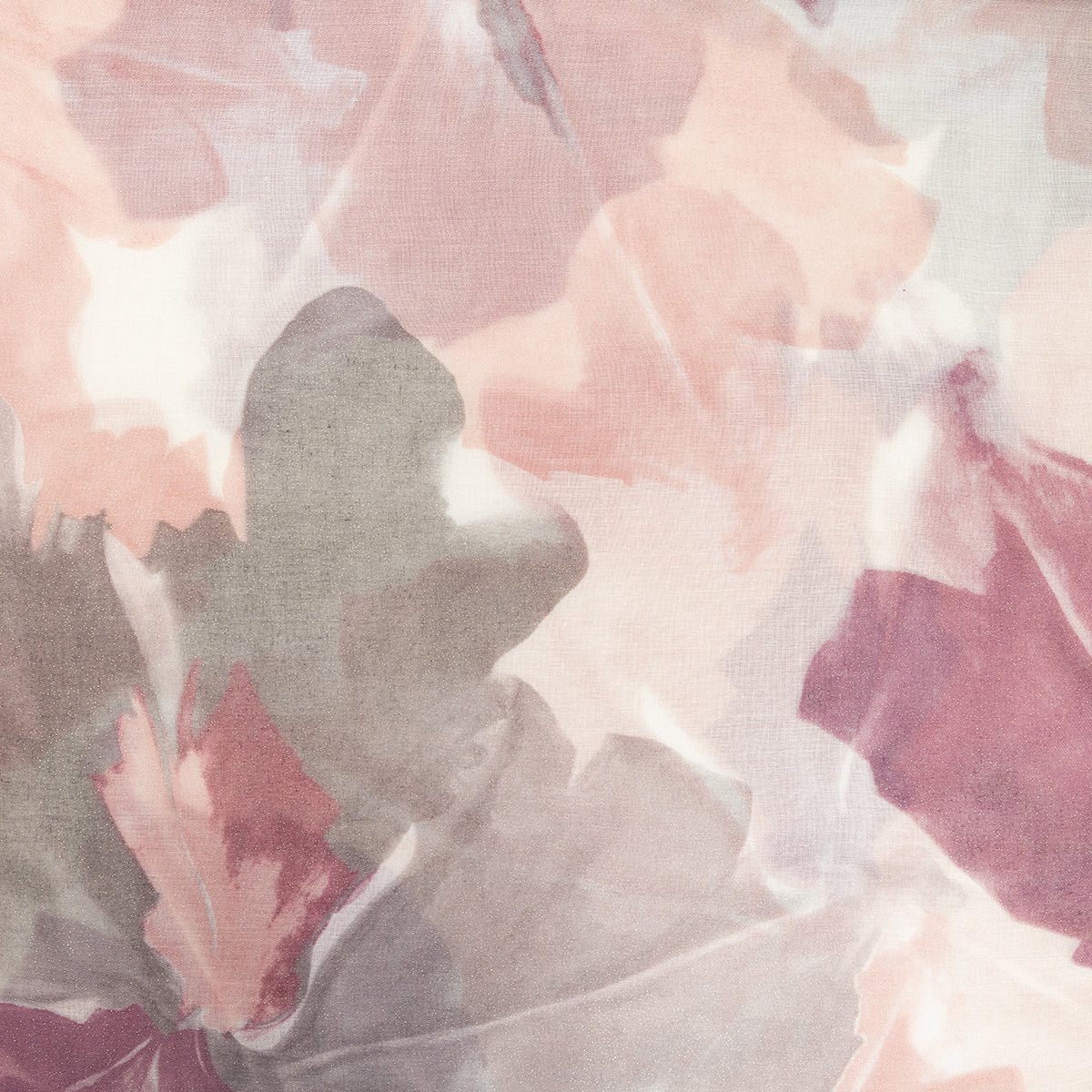 Foulard à motif floral rose