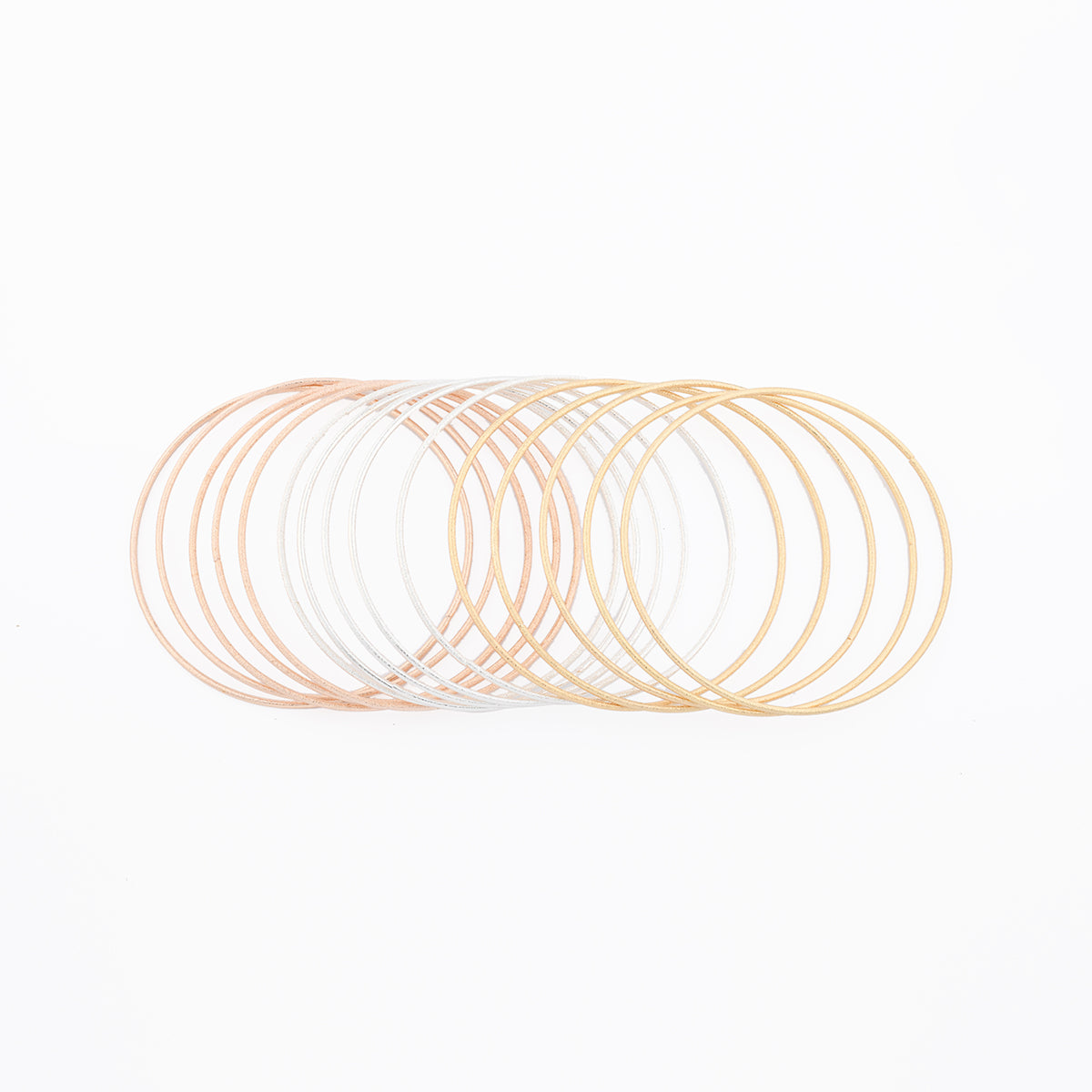Set de 15 bracelets fins effet sablé
