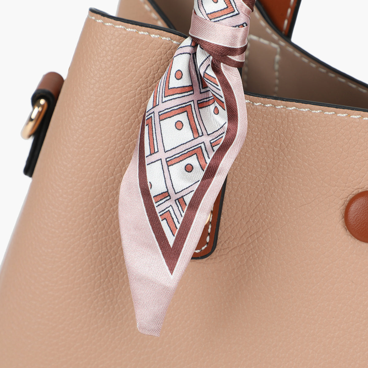 Petit sac à main nude effet grainé avec foulard