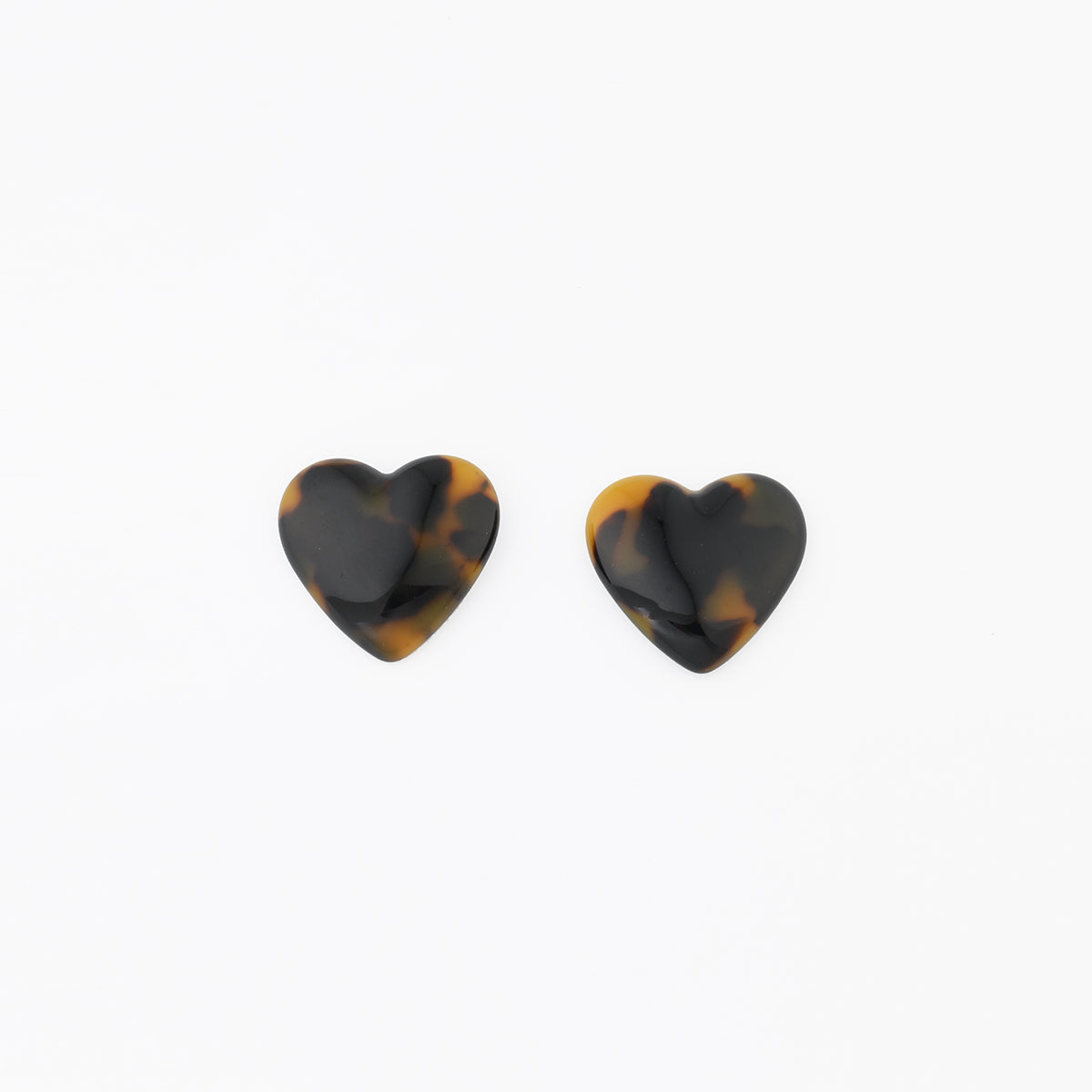 Boucles d'oreilles cœurs en résine écaille