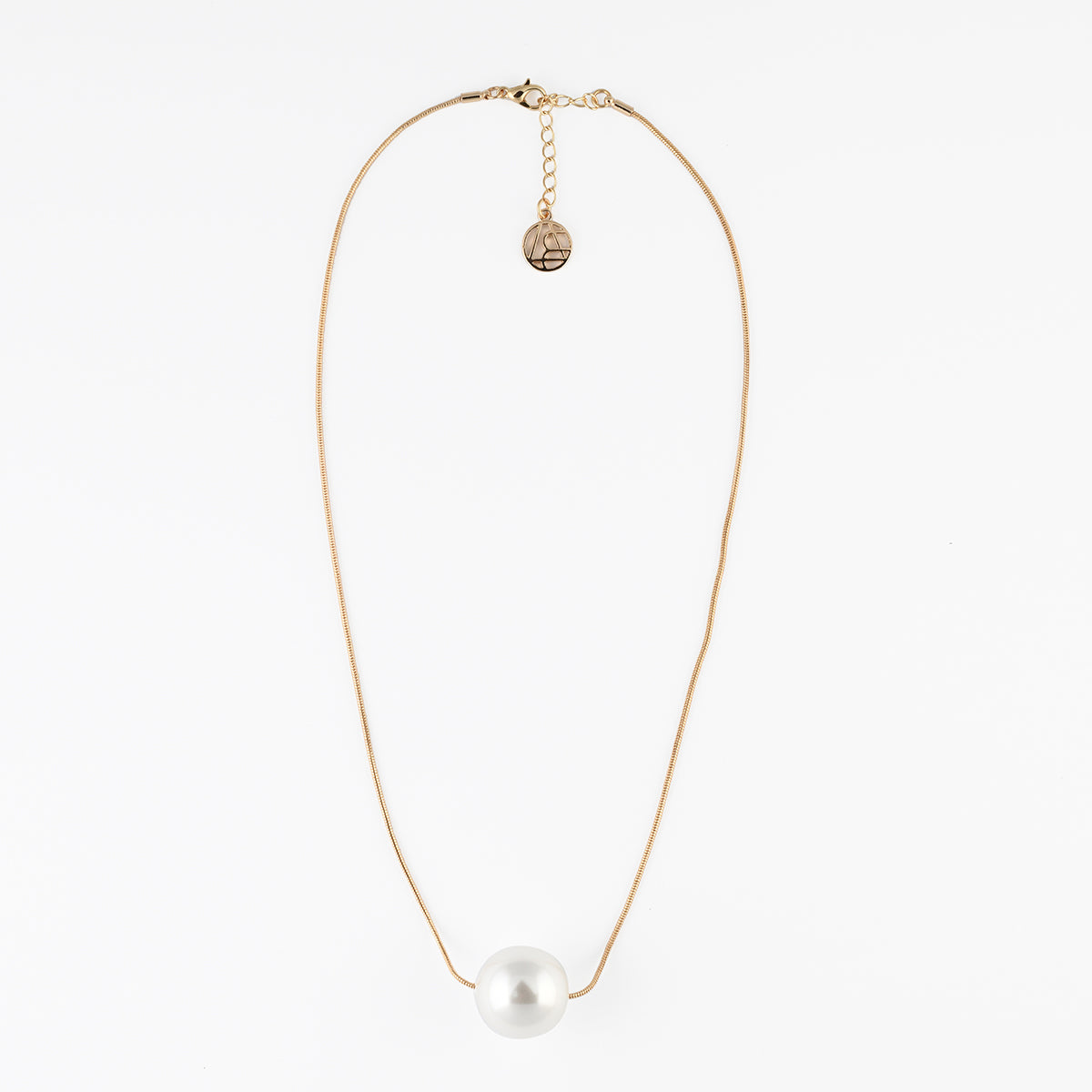 Collier pendentif perle