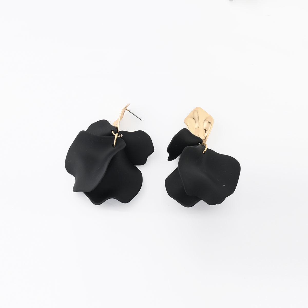 Boucles d'oreilles pétales de fleurs noirs
