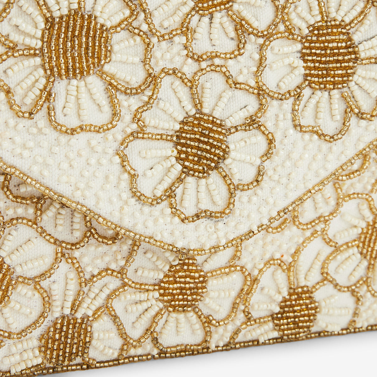 Pochette perlée à fleurs dorées et ivoires