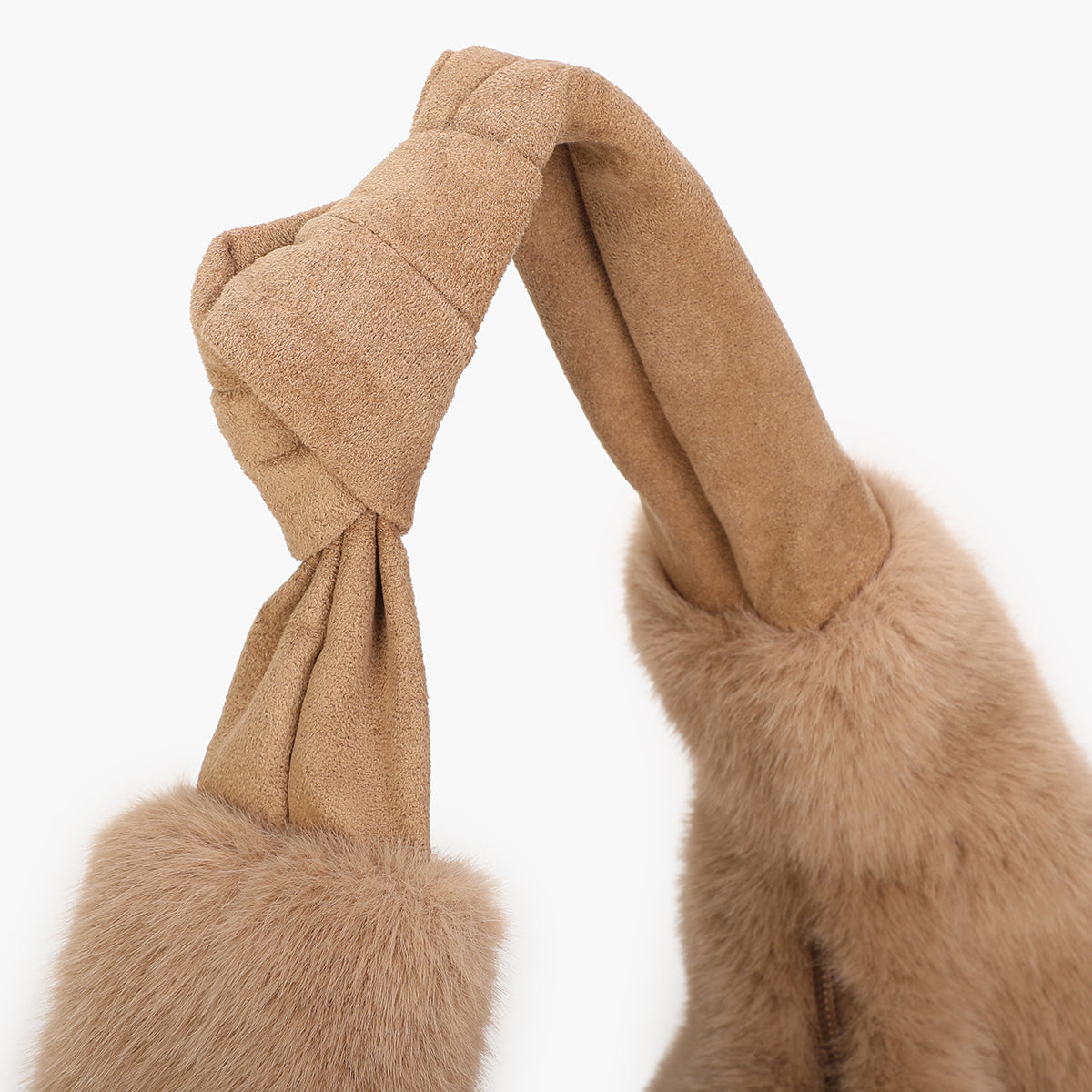 Sac demi-lune porté épaule texturé taupe