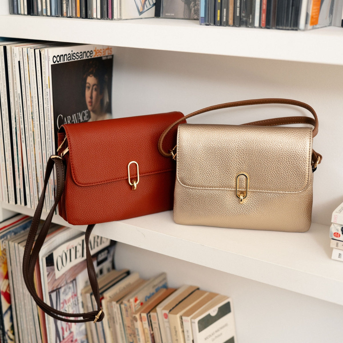 Pochette noire effet grainé