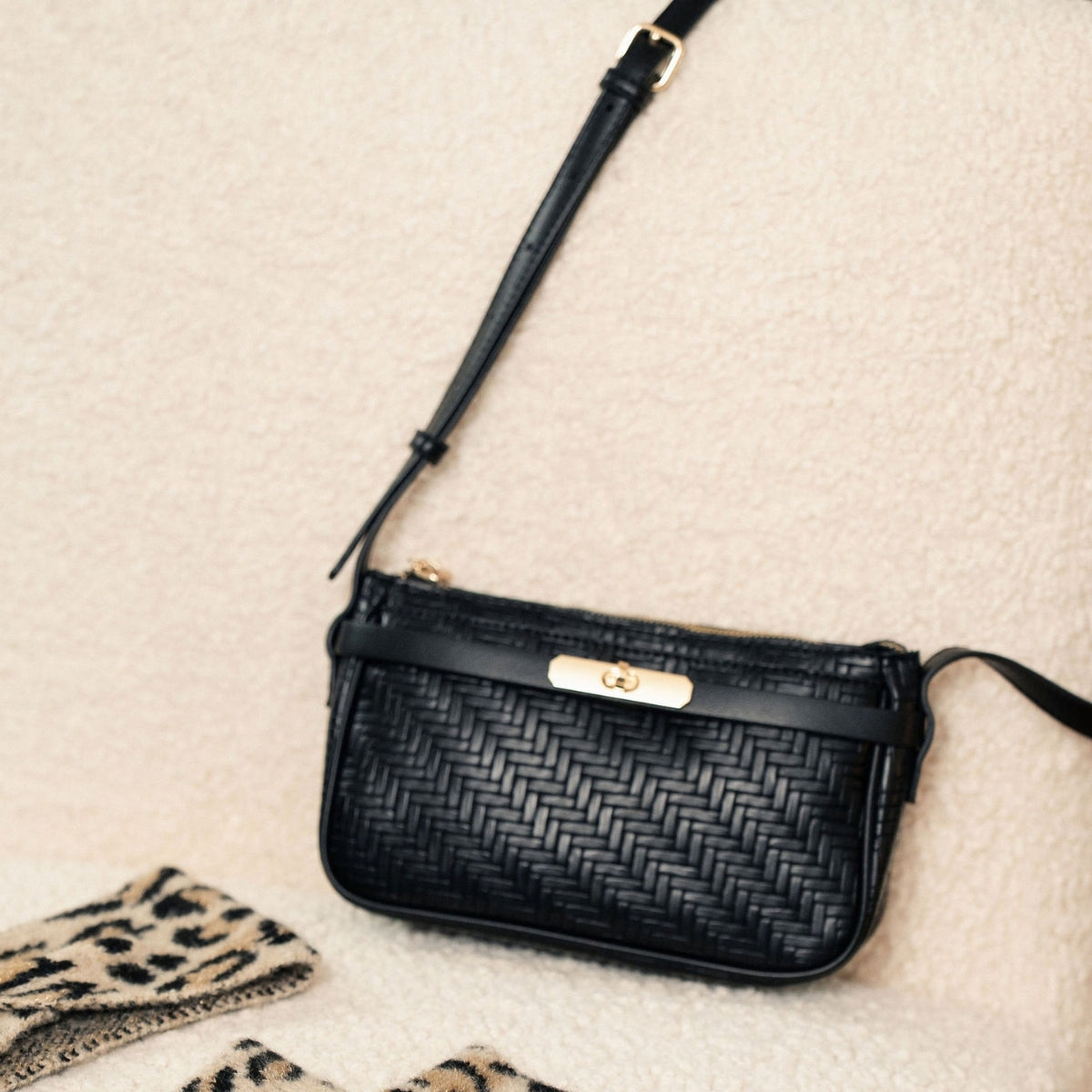 Sac à bandoulière effet tressé noir