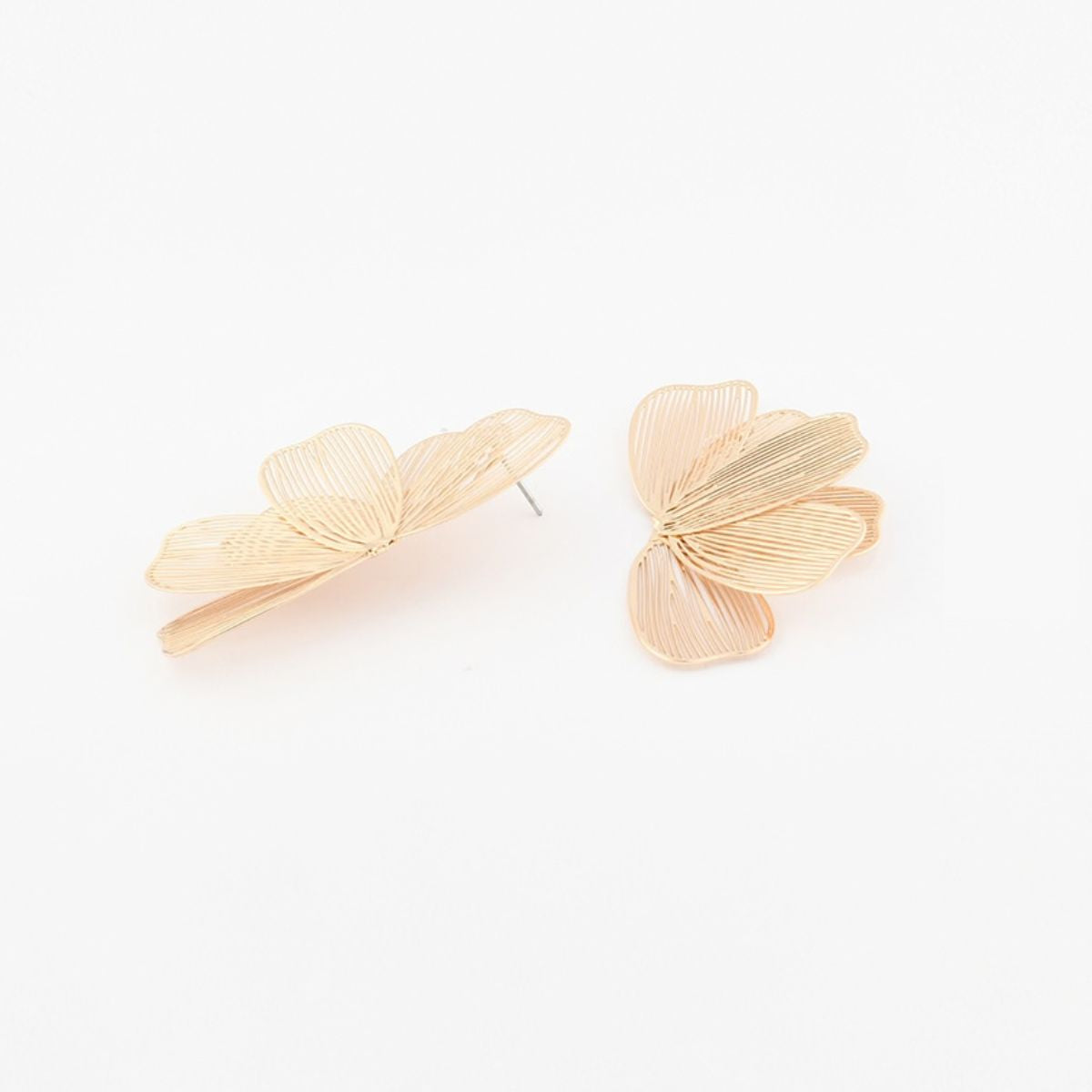 Boucles d'oreilles pétales dorés en filigrane