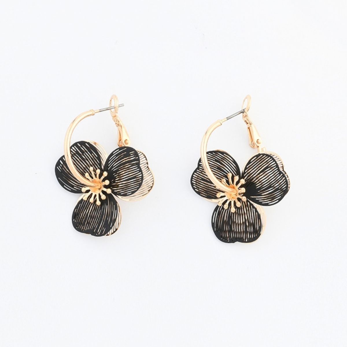 Créoles fleurs en filigrane noir et doré