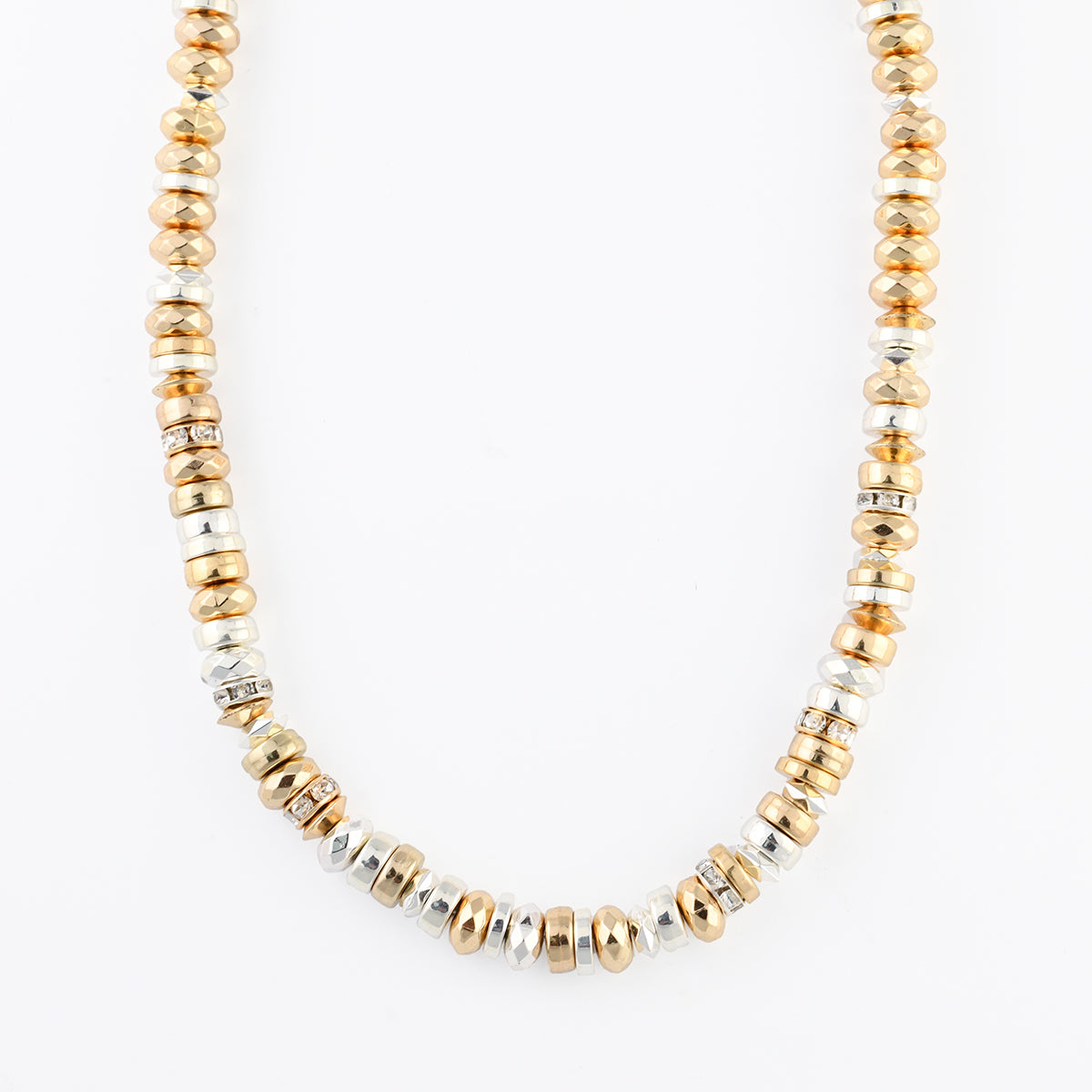 Collier à perles fantaisie dorées et argentées