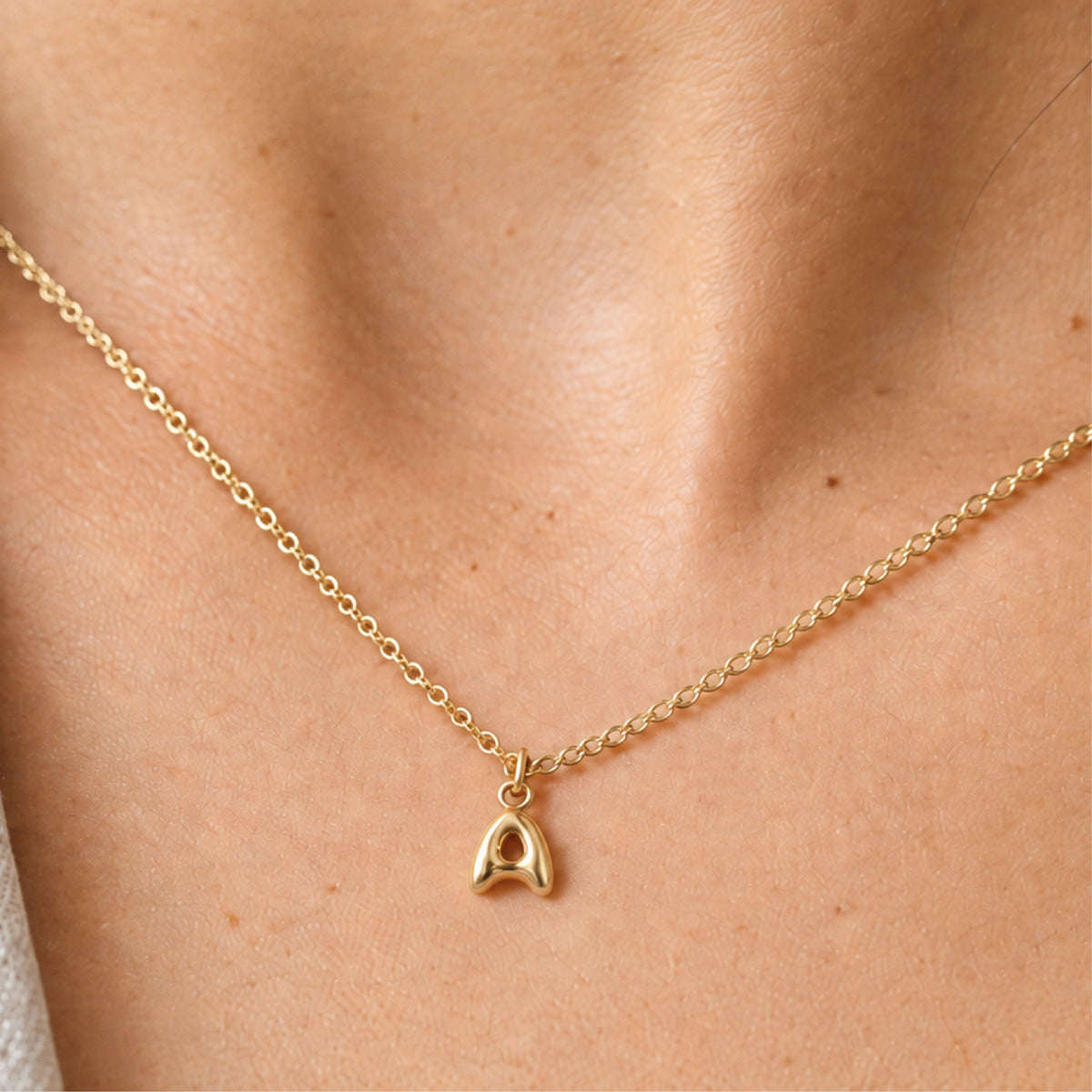 Collier pendentif lettre A acier inoxydable