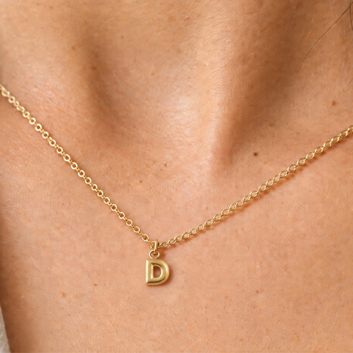 Collier à pendentif lettre D  acier inoxydable